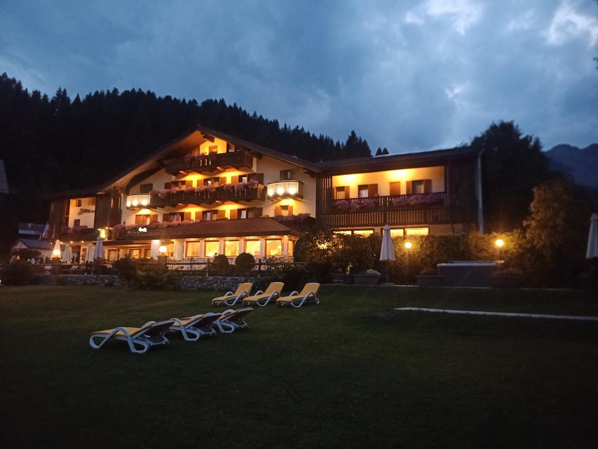 Park Hotel Arnica Falcade Εξωτερικό φωτογραφία